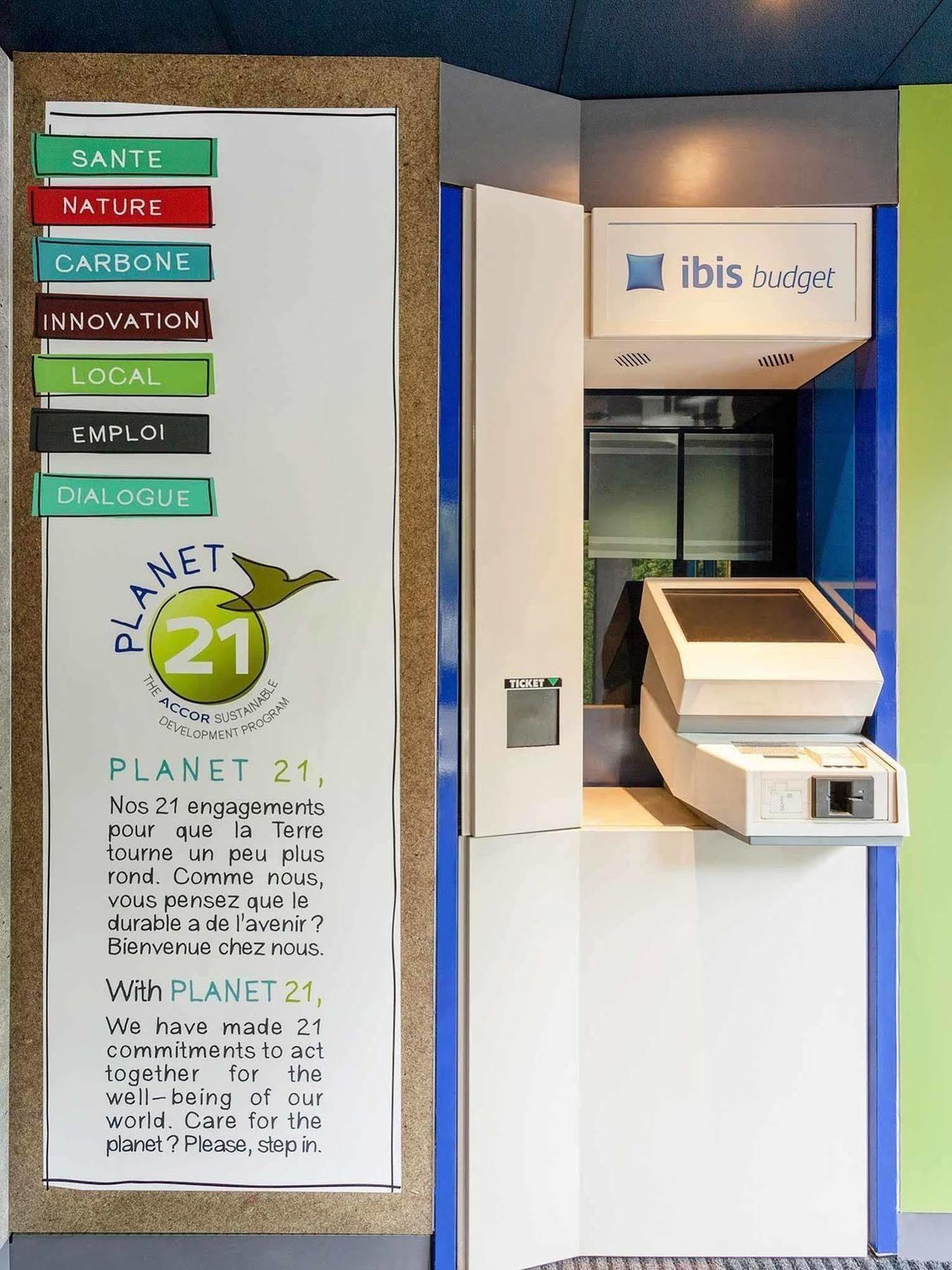Ibis Brignoles Provence Verte Экстерьер фото